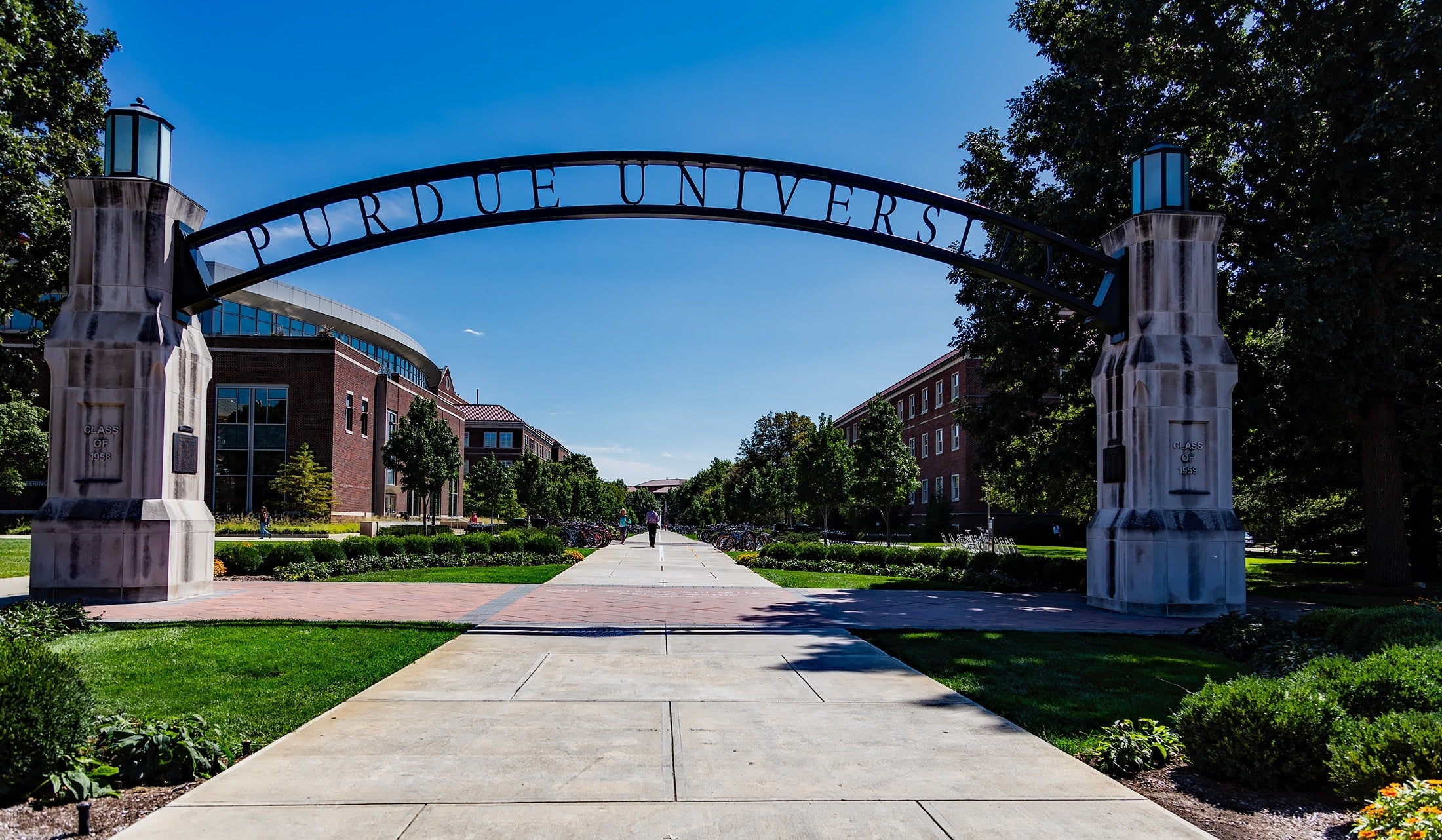 College Visits and Tours: All You Need to Know