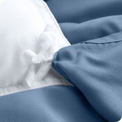 Corner ties used to secure a duvet insert to the duvet cover