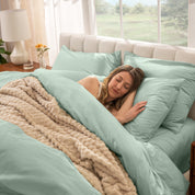 A women sleep on the bed with organic cotton percale duvet cover and pillowcases.