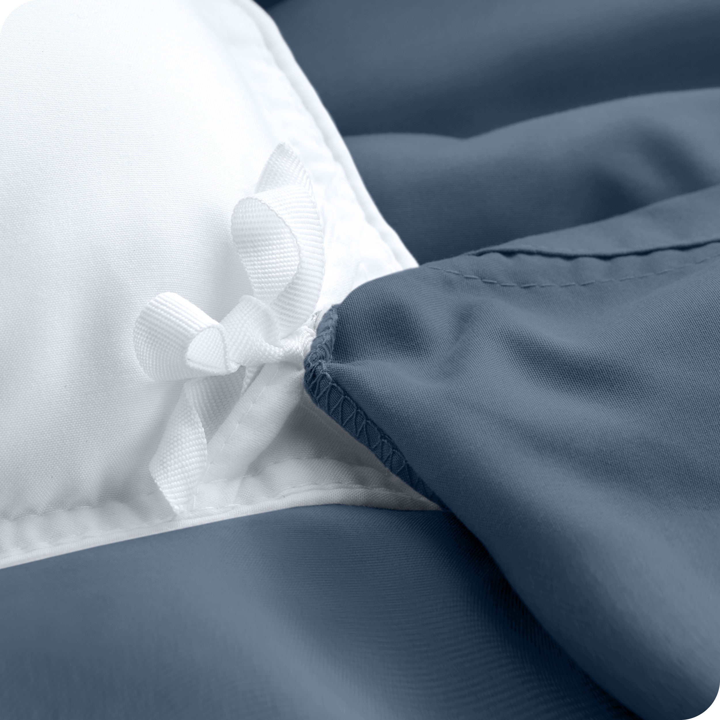 Corner ties used to secure a duvet insert to the duvet cover