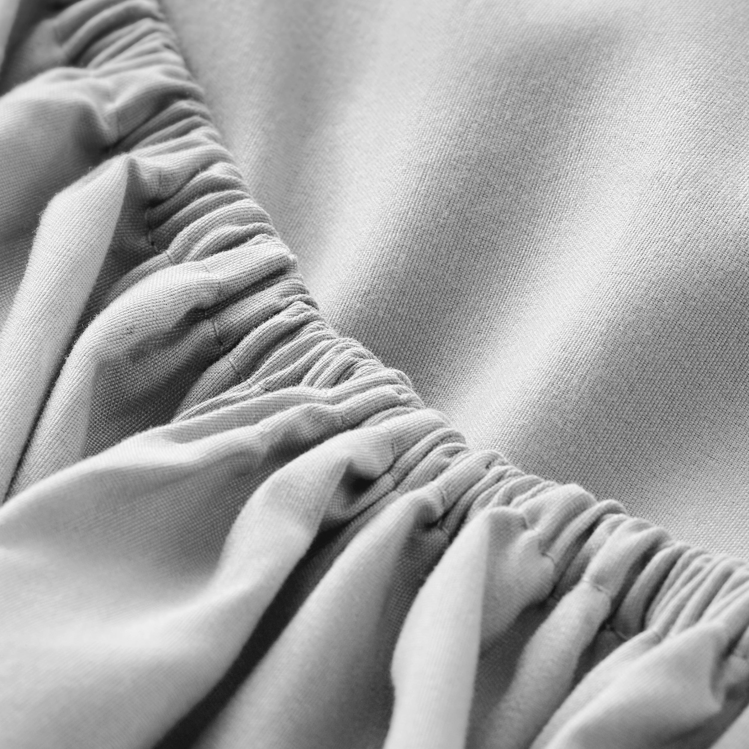 Close up of the elastic on the fitted sheet