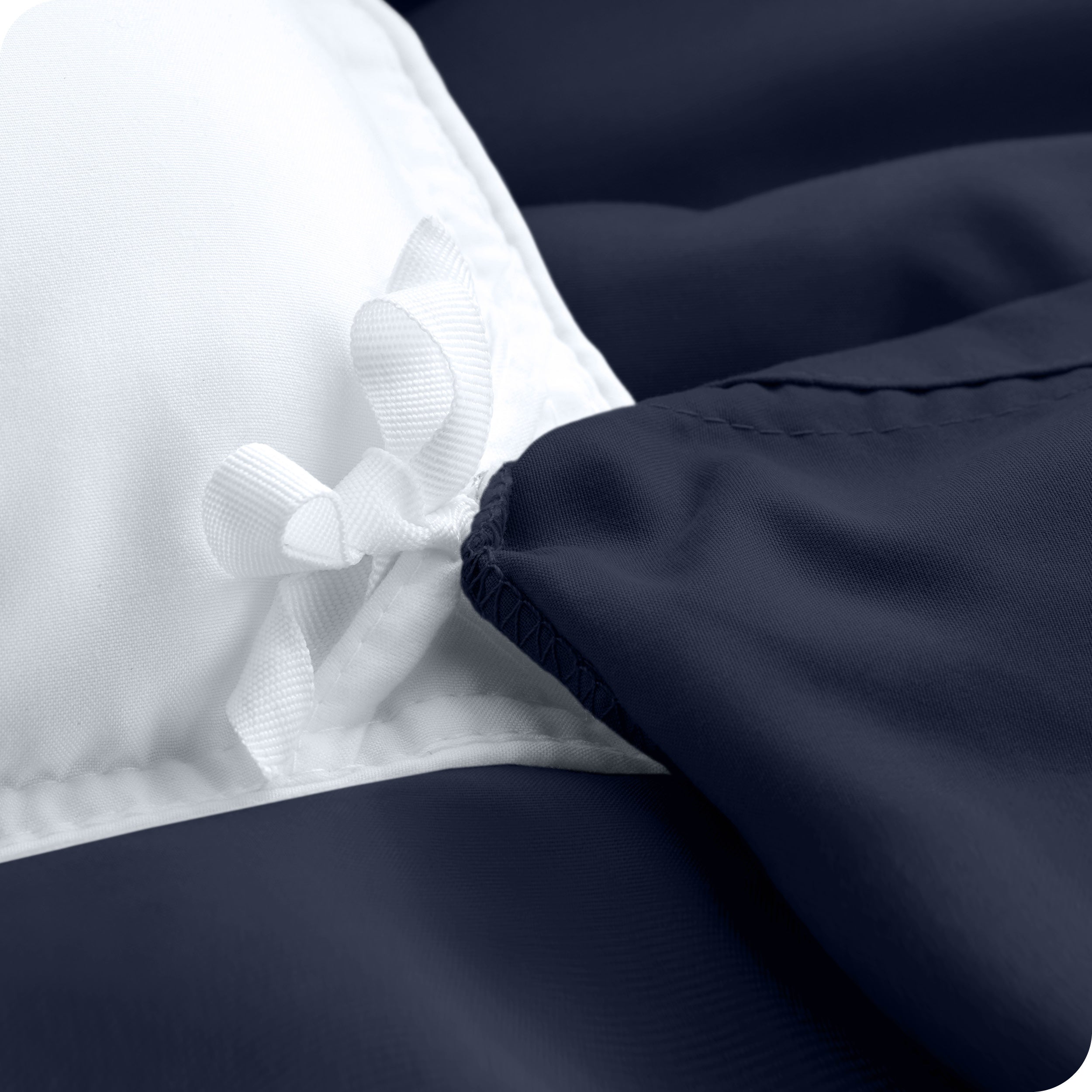 Corner ties used to secure a duvet insert to the duvet cover