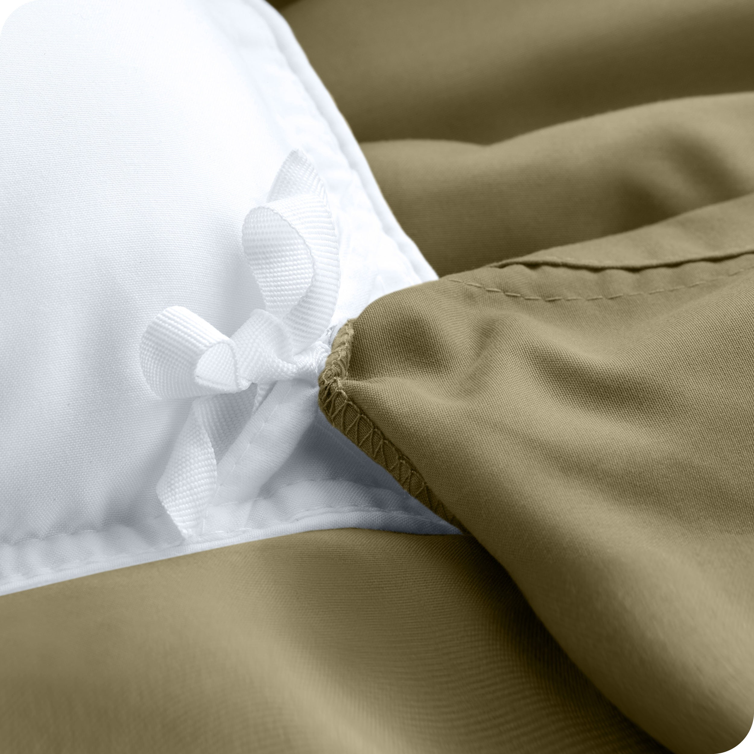 Corner ties used to secure a duvet insert to the duvet cover