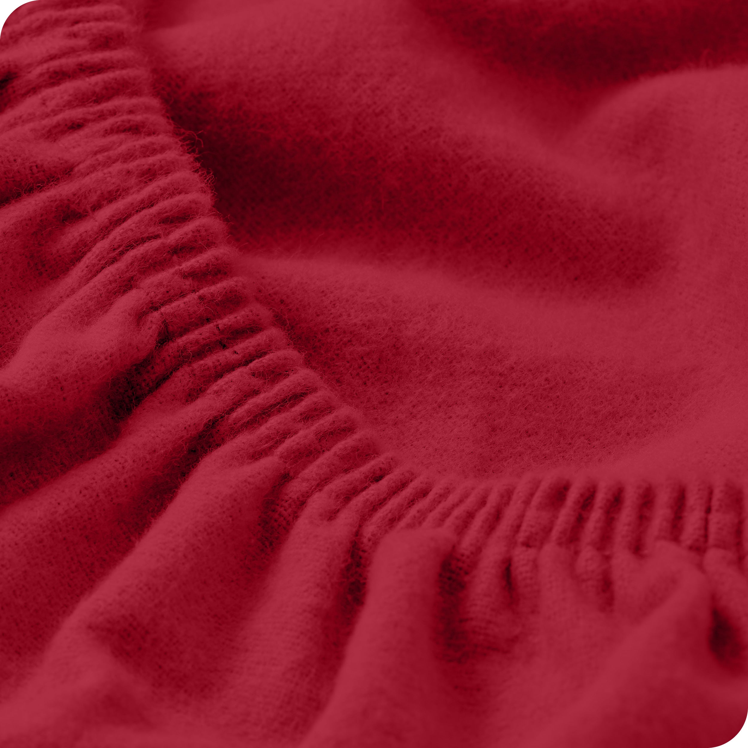 Close up of the elastic part of a fitted sheet