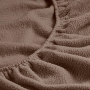 Close in view showing the elastic on the fitted sheet