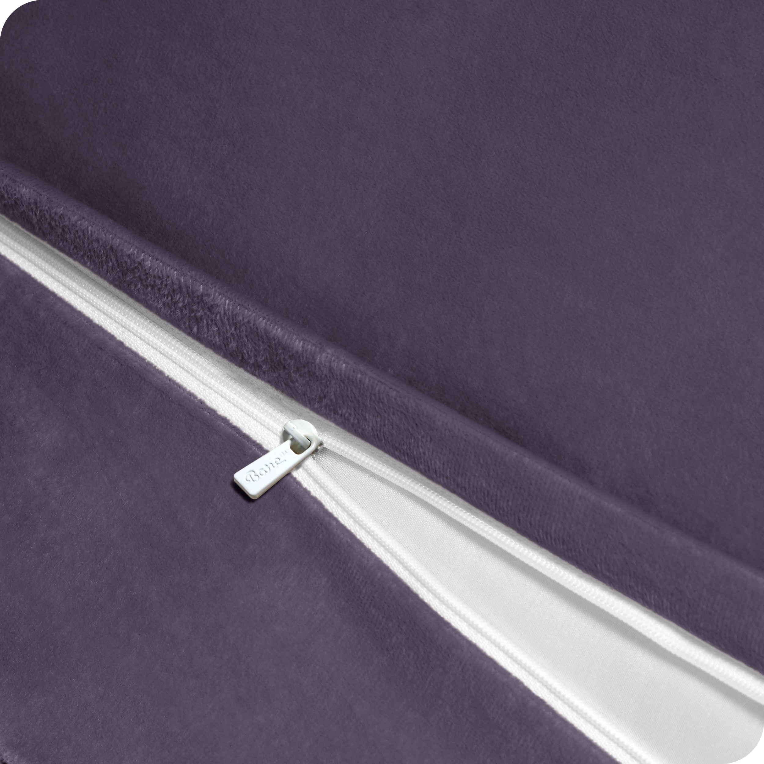 Close up of the zipper on a shaggy duvet cover