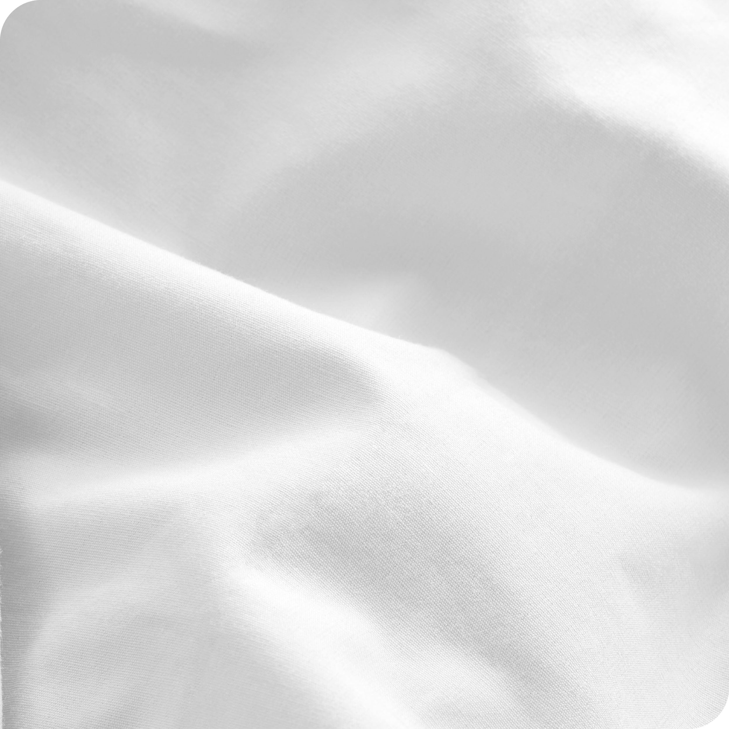 A close view of the oraganic cotton percale duvet cover showing the texture, color, and fabric.